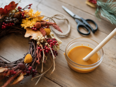 Can you make non-toxic autumn wreath glue with pine resin and beeswax? a tested recipe and longevity tips
